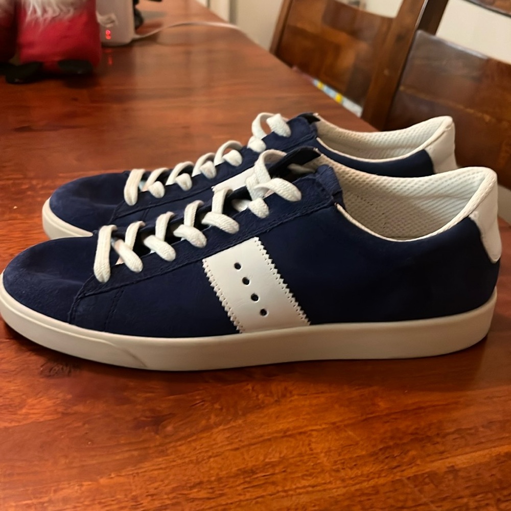 ECCO WOMEN'S STREET LITE RETRO SNEAKER BLUE DEPTHS/WHITE FLUIDFORM